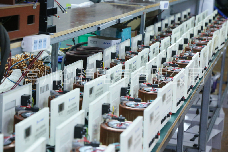 創穩電氣、SVC-1000VA穩壓器、寬域穩壓、220V/110V雙電壓 創穩電氣、SVC-1000VA穩壓器、寬域穩壓、220V/110V雙電壓