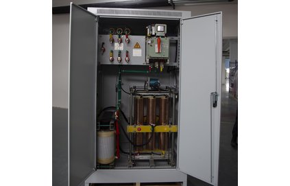 三相分調全自動補償式電力穩壓器